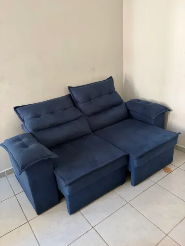 Sofá retrátil novo