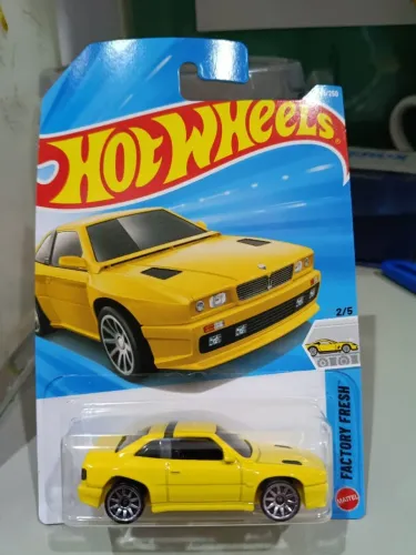 Hot Wheels Maserati Shamal - Lacrado