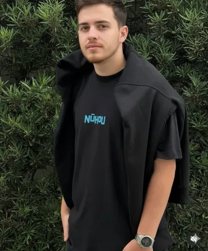 Camisetas Masculinas na Cor Preta