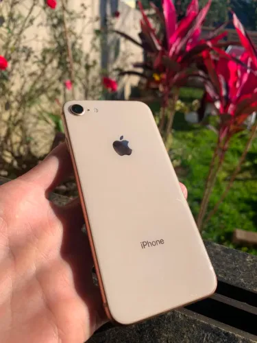 IPHONE 8