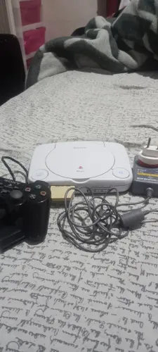 Playstation one funcionando o leitor