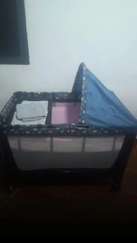 Vendo berço portátil/chiqueirinho Voyage azul