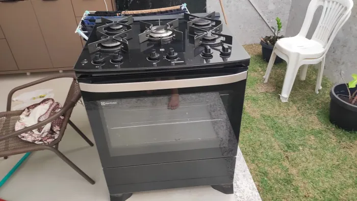 Fogão Eletrolux 5 bocas com super chama 