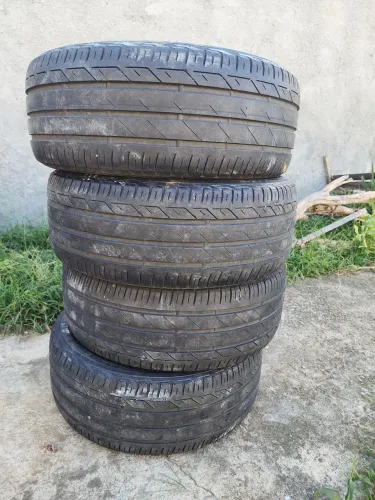 PNEUS Bridgestone 215/50/17