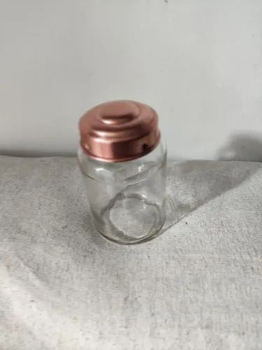 Vidro com tampa de cobre puro 