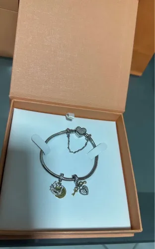 Pulseira e berloques VIVARA
