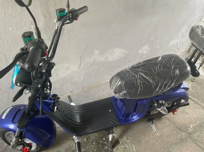 Vende-se scooter x16 com 10 meses de uso!