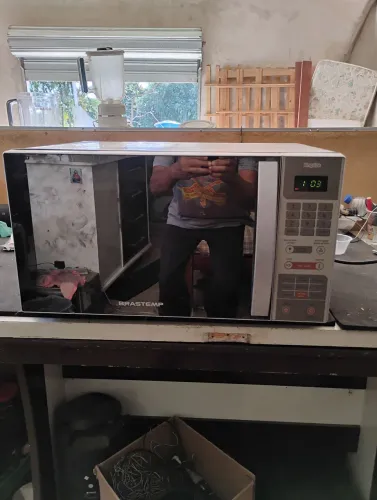 Microondas Brastemp 127 volts   31 litros  funcionando perfeitamente 250 reais 
