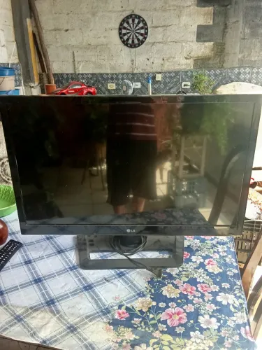 Vendo TV LG LED 32 polegadas 