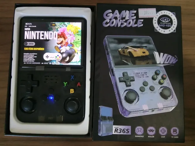 Console Portátil R36S - Semi Novo (1 mês de uso)