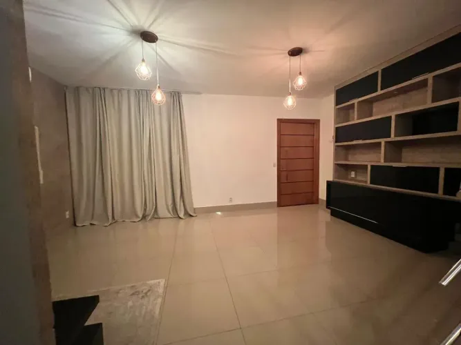 Casa Semi Mobiliada para Venda ou Locação no Condomínio Solar das Torres no Santa Cruz - C
