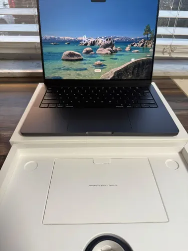 MacBook Pro m5 512gb 16gb Ram 14 pol novinho