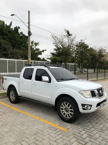 Nissan Frontier SL CD 4X4 2.5tb Diesel AUT 2014