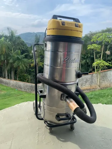 Aspirador Industrial Ciclone 2400W