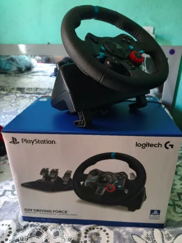 Volante Logitech G29 Driving Force c/ Pedal - PS5, PS4 e PC