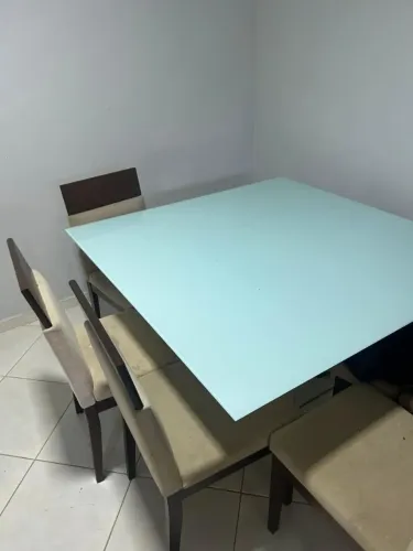 Mesa de Jantar 6 Lugares com Tampo de Vidro Resistente