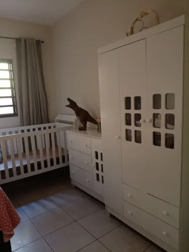 Conjunto completo pra seu bebê, berço comoda e guarda roupa