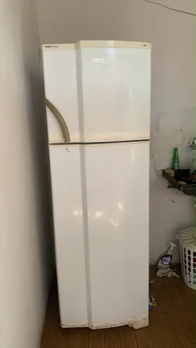 Vende-se geladeira