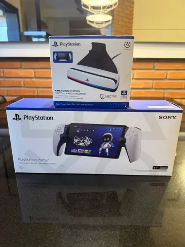 Sony Playstation Portal PS5 + Estação de Carregamento Oficial