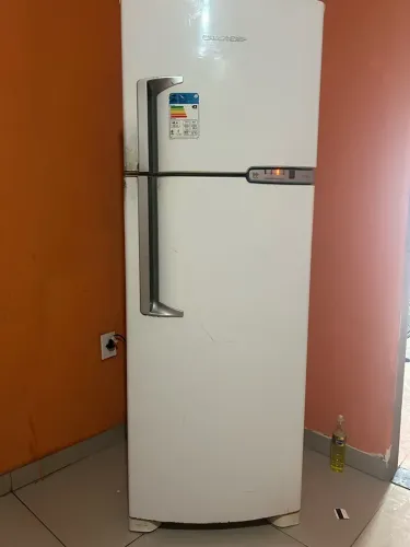 Geladeira Brastemp BRM39 Frost Free 352L 127V