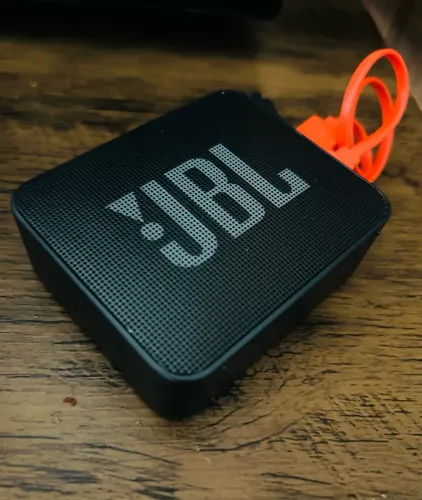 Caixinha jbl go essential