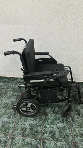 Cadeira de rodas eletrônica