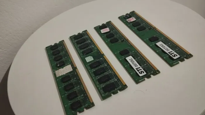 Lote 4 Módulos Memória RAM DDR2 2GB Desktop (Total 8GB) - Faço Entrega