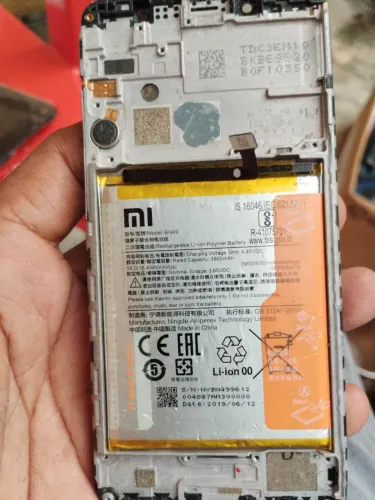 Bateria Redmi 7a Usada com marcas de uso mas Funcionando Baratinho pra sair logo 