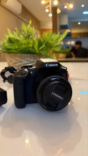 Canon T6i + Lente Youngnuo 50mm