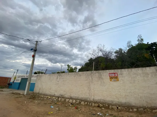 Terreno 12x27 no bairro Padre Vicente em Juazeiro-Bahia