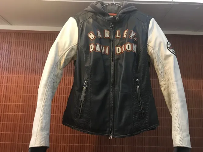 Jaqueta Harley-Davidson em.couro legitimo Feminina P.
