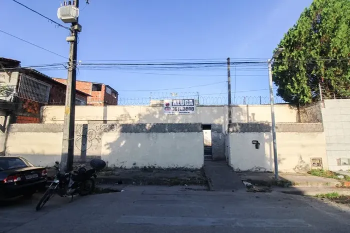 Agora você pode montar seu negócio de sucesso neste ponto comercial, com 6 salas, 2 wcs, a