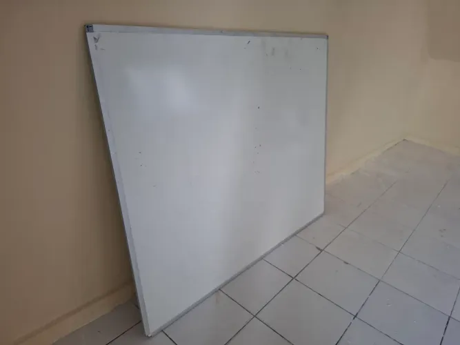 Vendo quadro branco 100 R$ pix ou dinh.