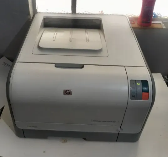 Impressora HP Color LaserJet CP1215 - Laser Colorida