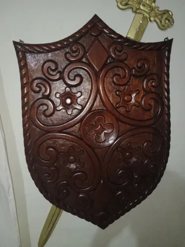 ESCUDO e ESPADA... UMA ARTE PRA IGREJAS.