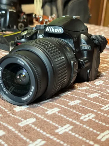 Camera Nikon D3100 usada em bom estado