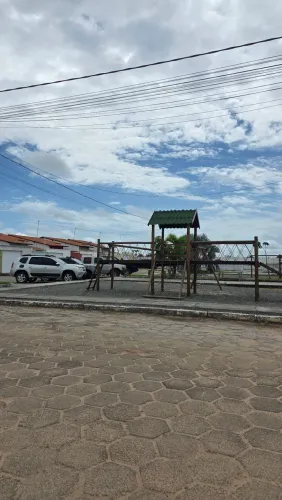 Vendo Casa semimobiliado. Faltando sofá e Tv. Valor $250mil. Aceito proposta.