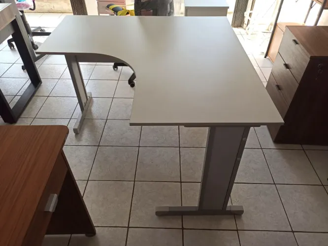 Mesa angular 1.20x1.20m