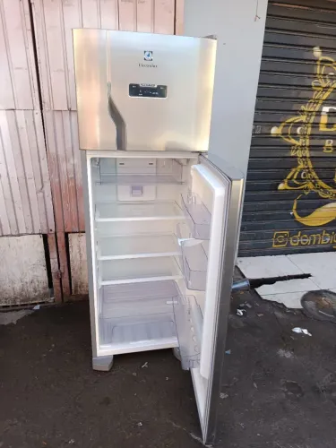Geladeira inox Electrolux