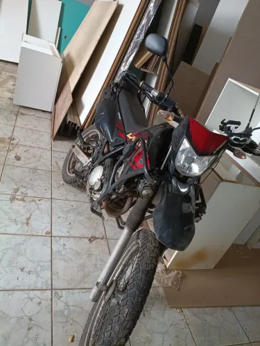 Vendo lánder 250  18 Mil