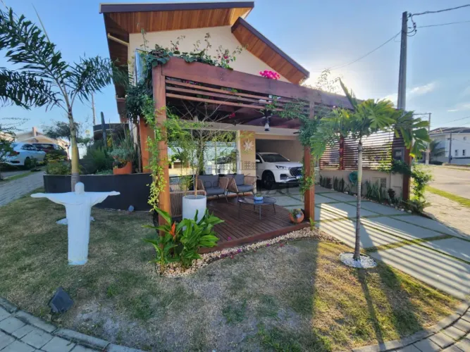Casa Condomínio - Condomínio Residencial Mantiqueira - 3 Dormitórios - 230m².