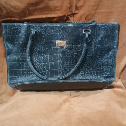 Vendo bolsa COURO LEGITIMO Le Postiche R$ 45,00