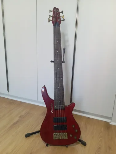 Baixo de 6 cordas Strinberg CLB 26A