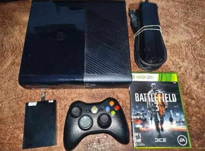 Xbox 360 Super Slim 