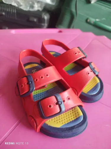 Sandália nova numeração 19/20