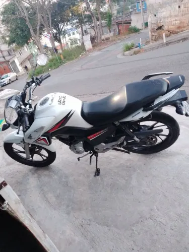 Titan 160 2016 edição especial 40 anos