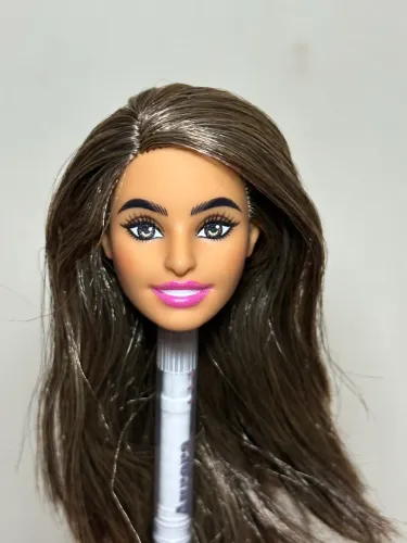 Cabeça boneca barbie fashionista arabe teresa