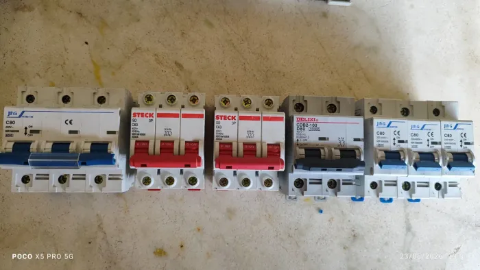 Vendo Lote de produtos elétricos 