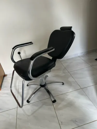 Cadeira de barbeiro ou maquiadora DOMPEL