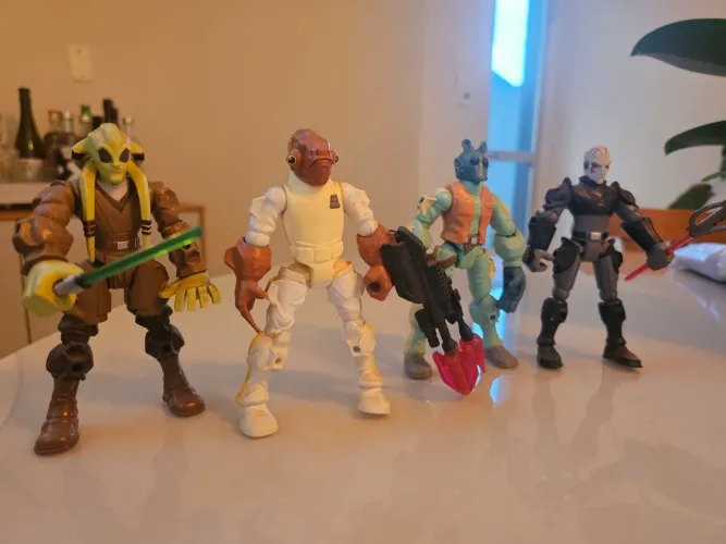 4 bonecos coleção star wars 